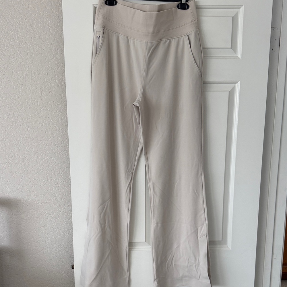 Athleta Venice Flare Leg w/Slit